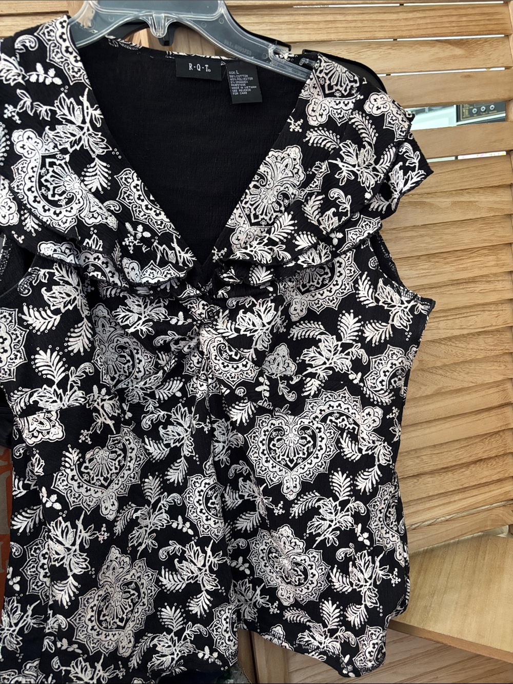 RQT Ruffle V-Neck Top Large
